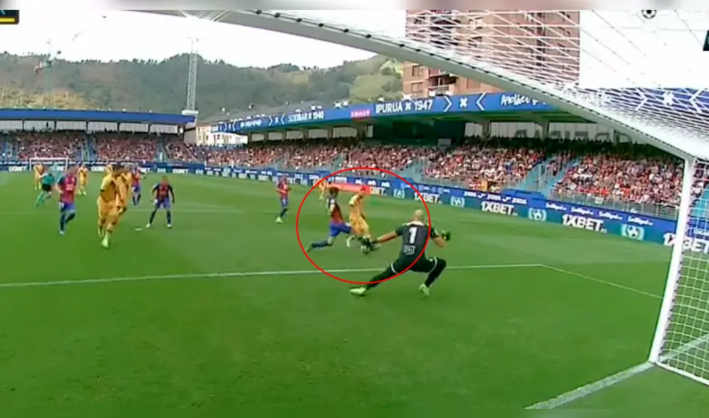 Barcelona vs Eibar: Gol de Lionel Messi en la Liga Santander. Barcelona vs Eibar: Gol de Lionel Messi en la Liga Santander.