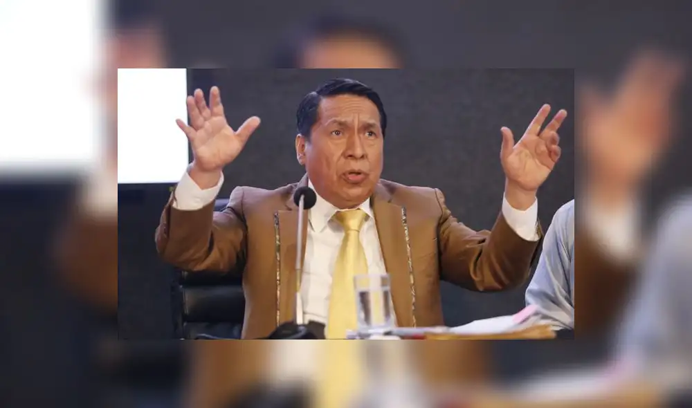 Pastor Santana: Exfieles lo denuncian por vender títulos falsos [VIDEO]