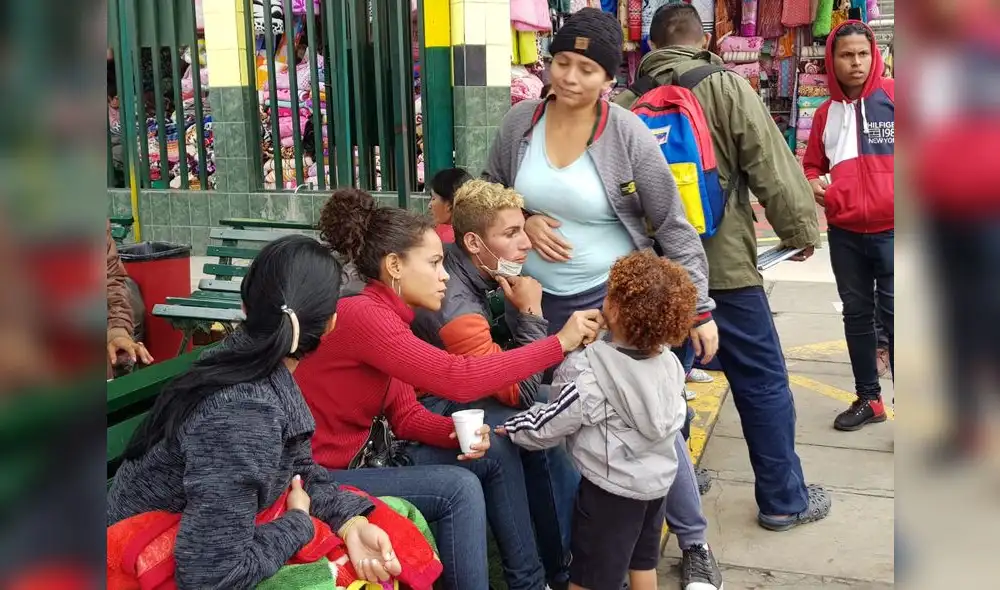 Familias venezolanas arriban al terminal de Plaza Norte [FOTOS]