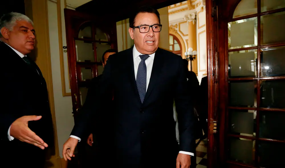 Ministro de Defensa, José Huerta. Ministro de Defensa, José Huerta.