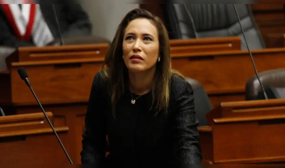 Paloma Noceda cuenta que otro congresista la cogió de la cintura sin su consentimiento