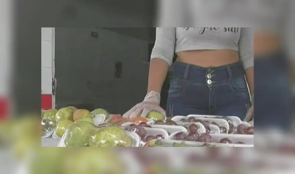 Las trabajadoras sexuales empezaron a vender frutas y verduras durante el aislamiento. Foto: Noticias Caracol Las trabajadoras sexuales empezaron a vender frutas y verduras durante el aislamiento. Foto: Noticias Caracol
