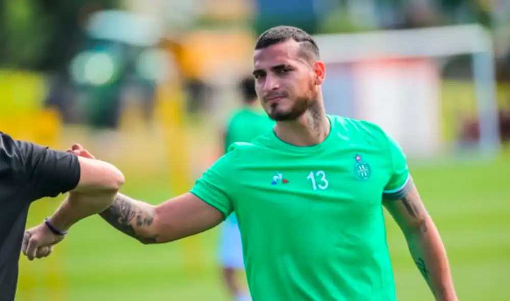 El lateral sumó sus primeros minutos en la temporada con la reserva del Saint-Étienne. (FOTO: Twitter).