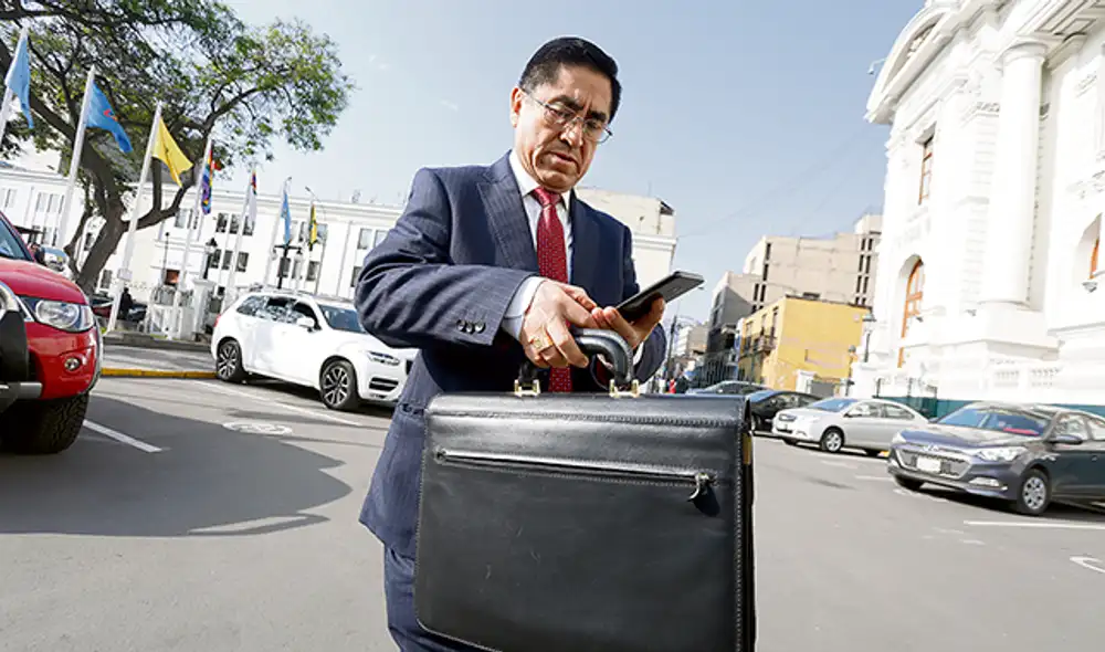 Marcando. Los registros de sus llamadas seguirán filtrándose a favor de unos y contra otros no necesariamente corruptos. Marcando. Los registros de sus llamadas seguirán filtrándose a favor de unos y contra otros no necesariamente corruptos.