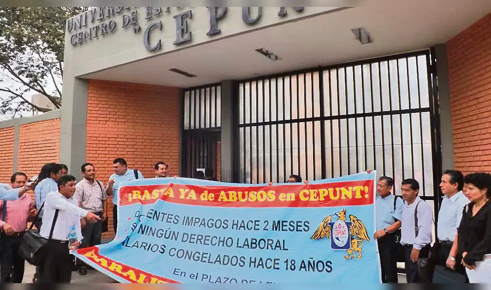 Por falta de pago docentes del Cepunt paralizan labores Por falta de pago docentes del Cepunt paralizan labores