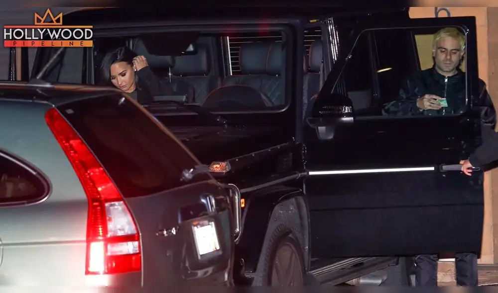 Demi Lovato aparece besando a Henry Levy tras salir de rehabilitación [FOTOS]