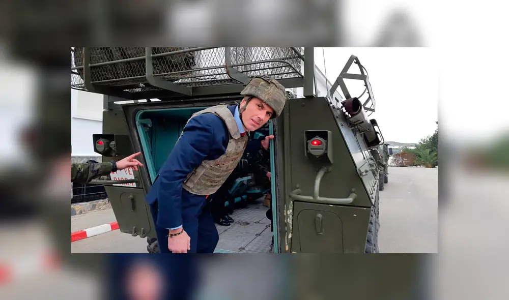 Javier Ortega Smith en una base militar. Javier Ortega Smith en una base militar.