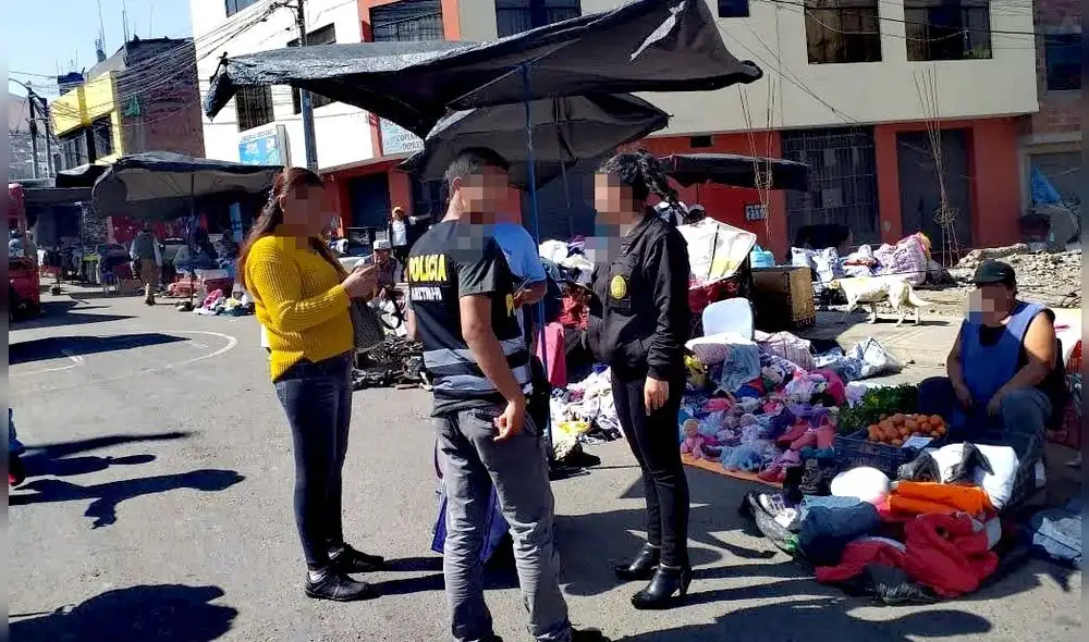 Tacna. Agentes de la Policía buscaron intensamente a mujer hasta dar con su paradero y ella confesó que tenía coronavirus. Tacna. Agentes de la Policía buscaron intensamente a mujer hasta dar con su paradero y ella confesó que tenía coronavirus.