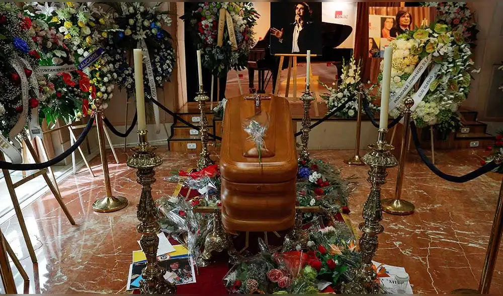 Camilo Sesto recibe el último adiós de sus fans