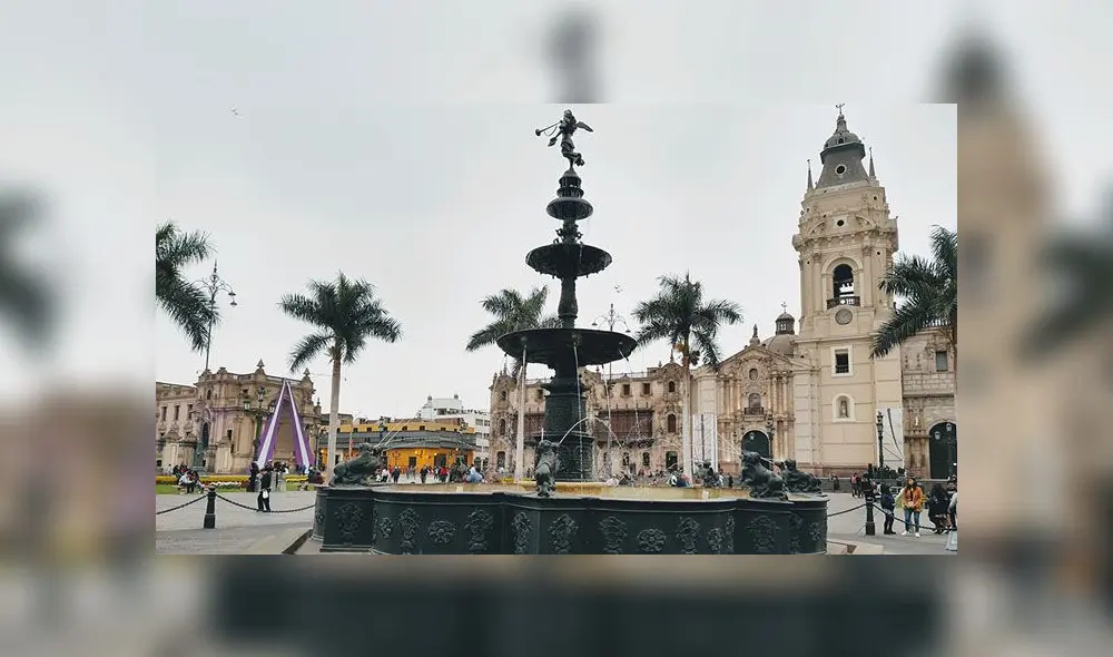Pileta de la Plaza de Armas de Lima. Pileta de la Plaza de Armas de Lima.