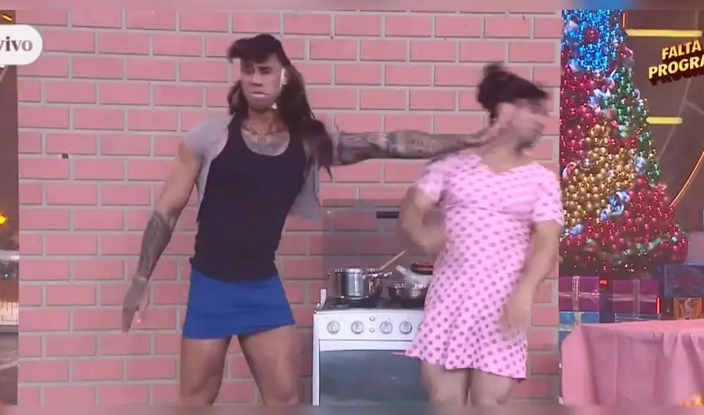 Los competidores se jugaron de manos en escena de "Charito y Reina Pachas".