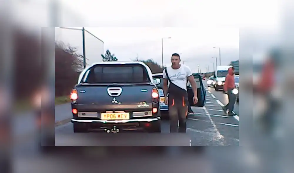 No soportó ‘gesto vulgar’ de conductor y en venganza lo golpeó en plena carretera [FOTOS]