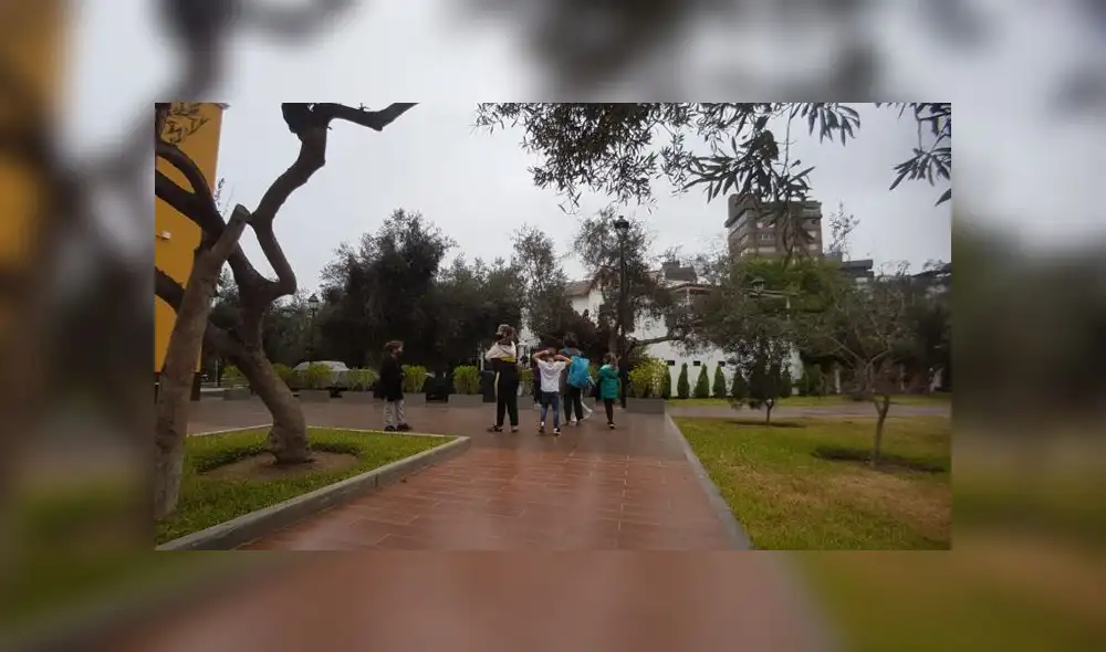 Menores de 14 años circulan por parques en San Isidro. (Foto: Grace Mora / GLR - URPI) Menores de 14 años circulan por parques en San Isidro. (Foto: Grace Mora / GLR - URPI)