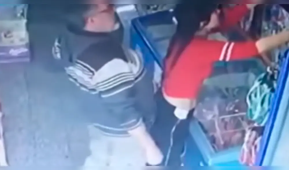 YouTube: hombre acosa a vendedora y es golpeado por vecinos [VIDEO]