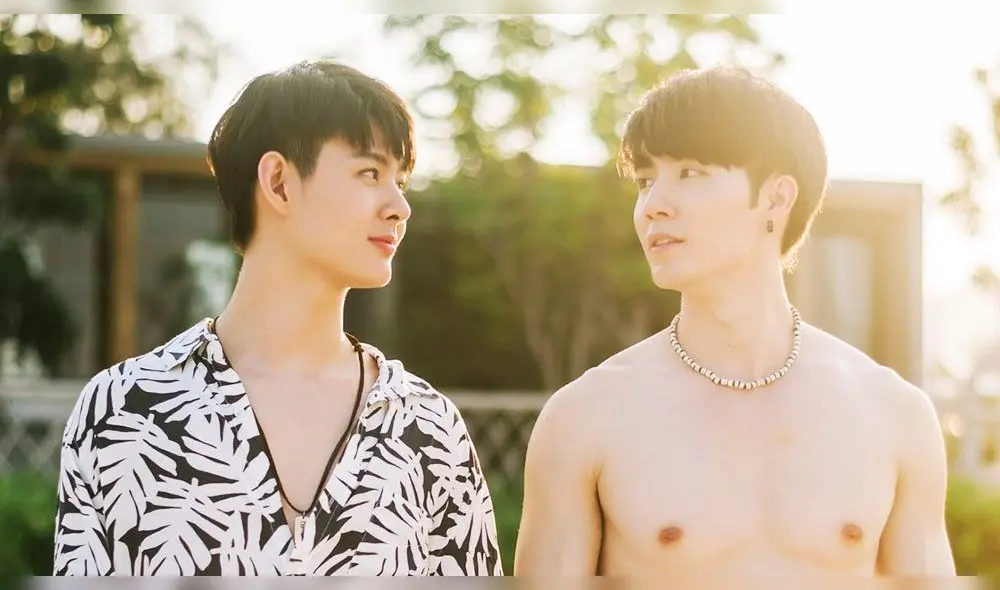 Desliza para ver más fotos de Why RU?