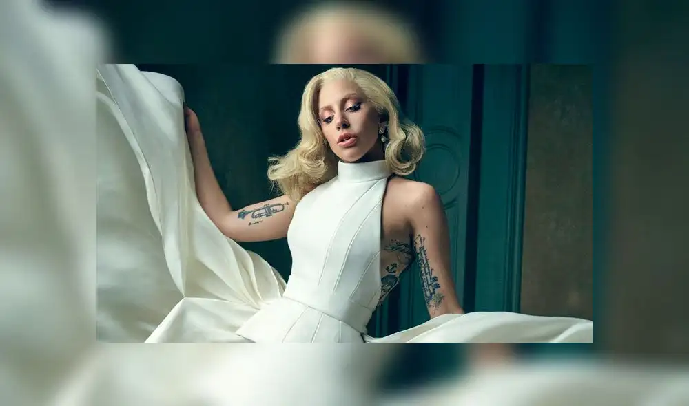 Fans molestos con Lady Gaga por besarse con un hombre casado [VIDEO]