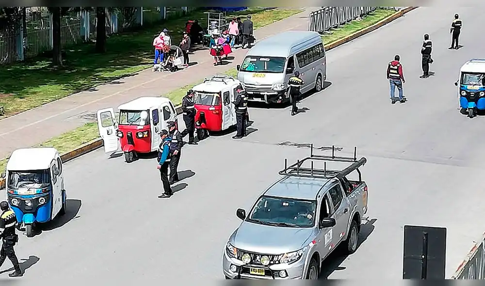 Sujetos fueron capturados por la policía. Foto Referencial. Sujetos fueron capturados por la policía. Foto Referencial.