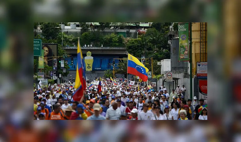 Este sábado se movilizaron una vez más miles de venezolanos contra el régimen de Nicolás Maduro. Foto: AP Este sábado se movilizaron una vez más miles de venezolanos contra el régimen de Nicolás Maduro. Foto: AP