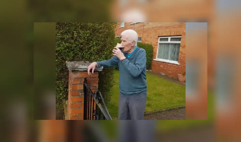 Desliza a la izquierda para ver más fotos de la sorpresa que recibió el hombre de 90 años. (Foto: Upscol)