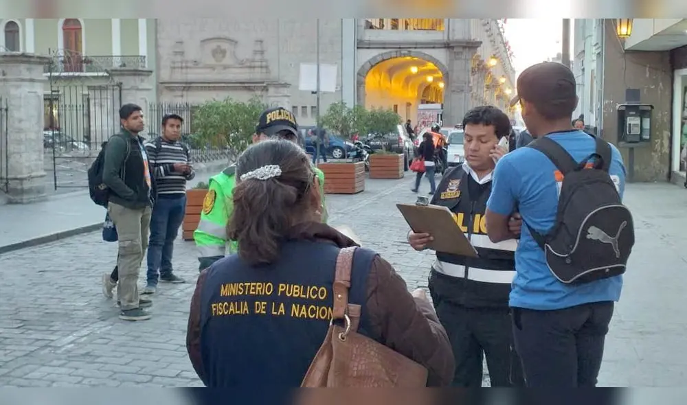 Ciudadanos venezolanos son intervenidos para su plena identificación en Arequipa.