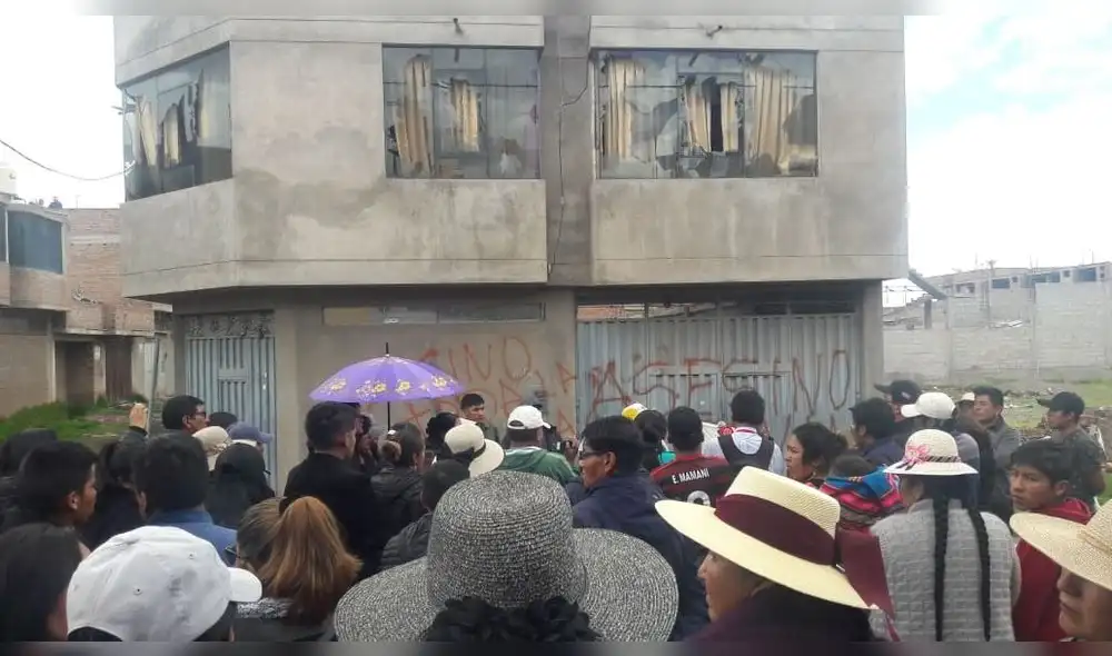 Familiares y allegados de víctima acudieron hasta la vivienda de sujeto y lanzaron piedras. Familiares y allegados de víctima acudieron hasta la vivienda de sujeto y lanzaron piedras.