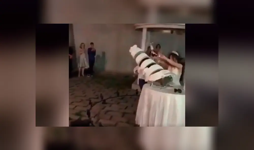 Facebook viral: mozo destapa champagne de espuma en boda, sin imaginar el desastre que provocaría [VIDEO] 