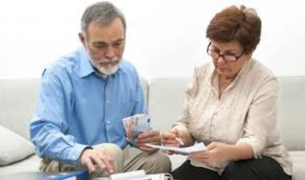 AFP: Exigen se apruebe proyecto para que afiliados mayores de 40 años puedan solicitar devolución de aportes