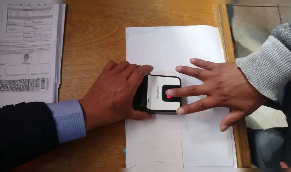 Usan identificación biométrica en el trámite de licencias de conducir