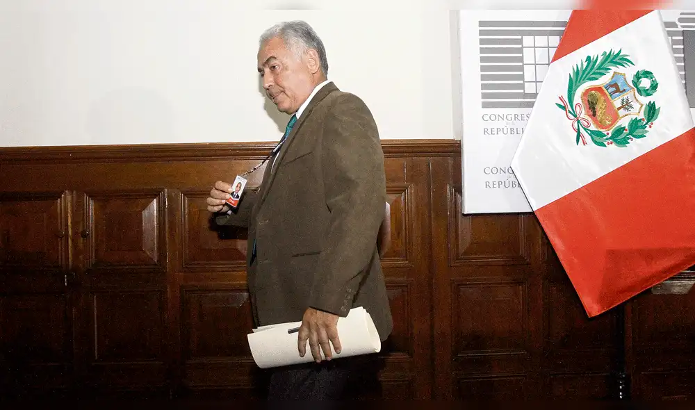 Presentan moción que exige retiro de Walter Jibaja del Parlamento