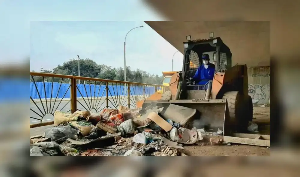 La limpieza se dio en el cruce de la Av. Venezuela con la Av. Universitaria, en el Cercado de Lima. / Créditos: Municipalidad de Lima