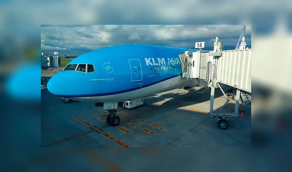 Un avión de KLM que aterrizó en Quito después de que se le negara su aterrizaje en Guayaquil por orden de la alcaldesa de esa ciudad, Cintya Viteri. Foto: EFE Un avión de KLM que aterrizó en Quito después de que se le negara su aterrizaje en Guayaquil por orden de la alcaldesa de esa ciudad, Cintya Viteri. Foto: EFE