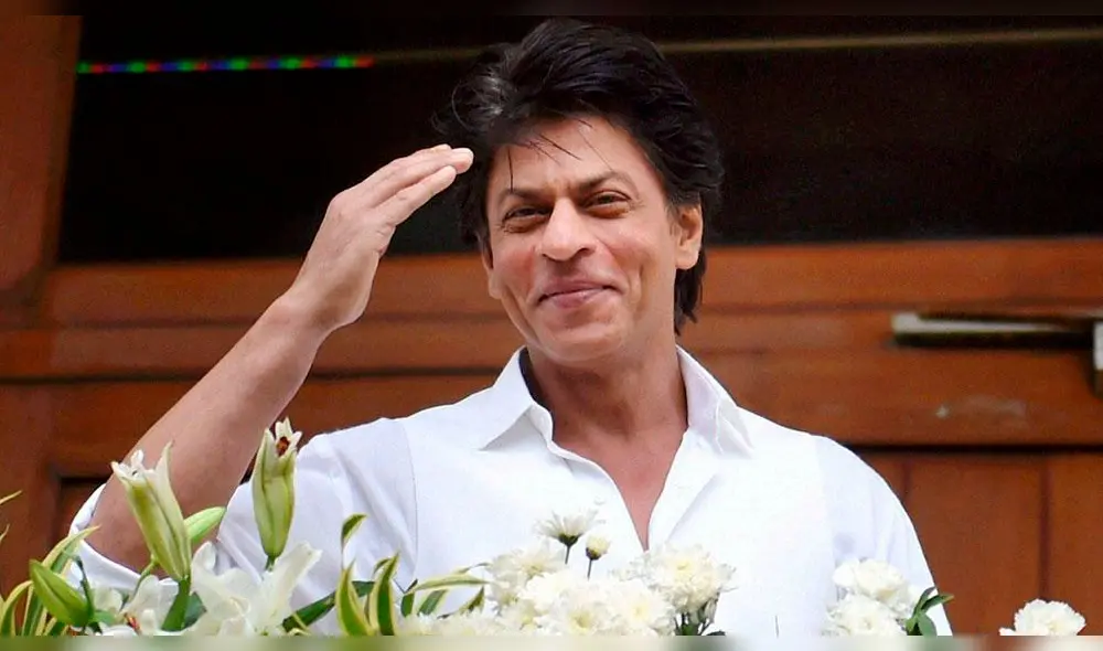 Leyenda del cine indio puso sus recursos a disposición para ayudar a su país. Leyenda del cine indio puso sus recursos a disposición para ayudar a su país.