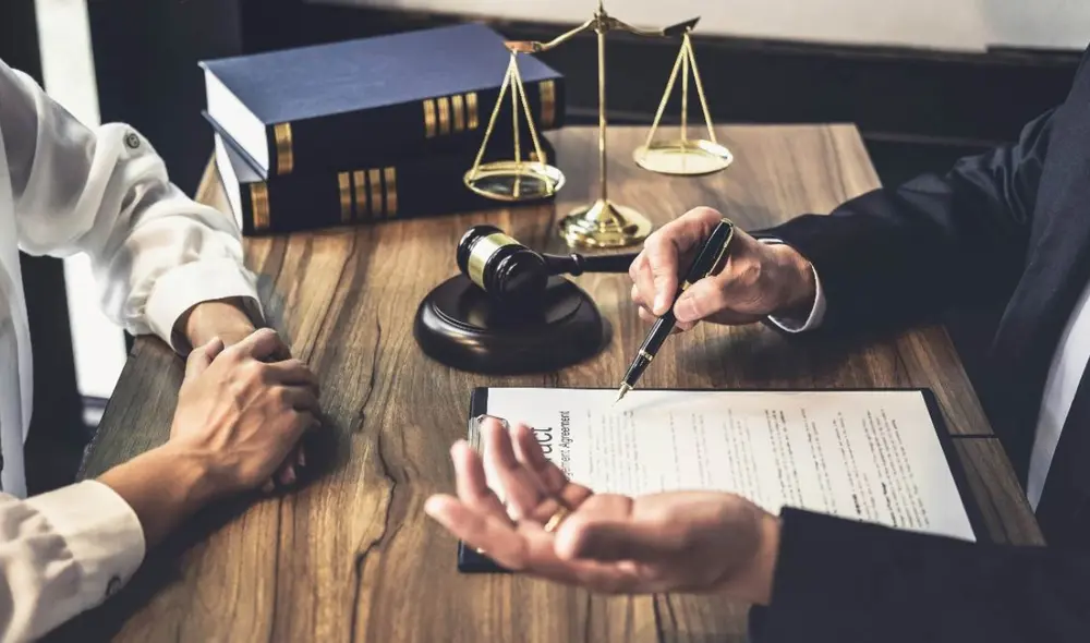 Otorgar una propiedad en herencia mientras se está vivo es legalmente posible. Foto:  Villena Abogados