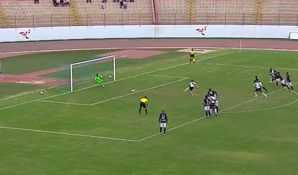 Jeremias Bogado, sobre la hora, le dio el empate a Deportivo Municipal sobre Alianza Lima en el Mansiche de Trujillo. | Foto: Gol Perú