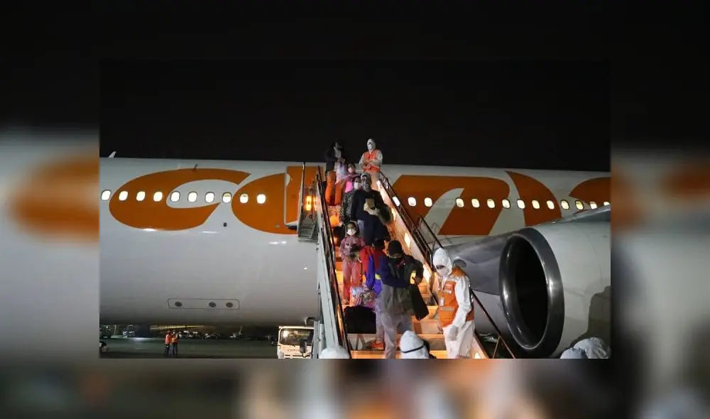 Salieron a Lima y llegaron a La Guaira en un vuelo de la aerolínea venezolana Conviasa. Foto: Cancillería de Venezuela Salieron a Lima y llegaron a La Guaira en un vuelo de la aerolínea venezolana Conviasa. Foto: Cancillería de Venezuela