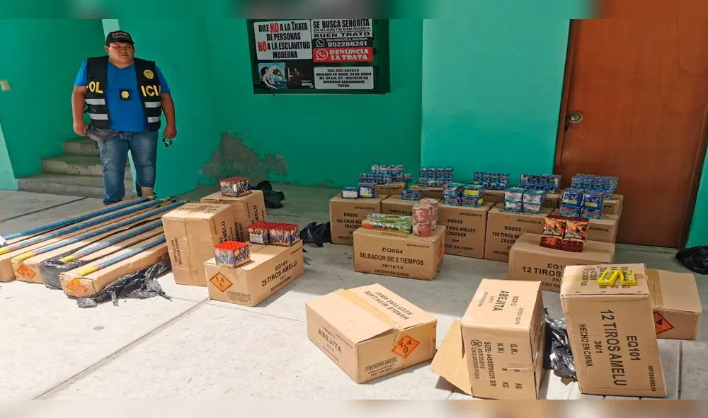 Policía interviene vehículo cargado de productos pirotécnicos. Policía interviene vehículo cargado de productos pirotécnicos.