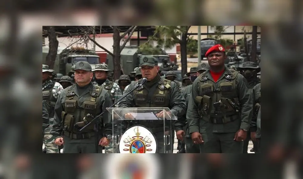 La cúpula militar venezolana expresó "absoluta lealtad" a Maduro tras el ataque frustrado. Foto: EFE