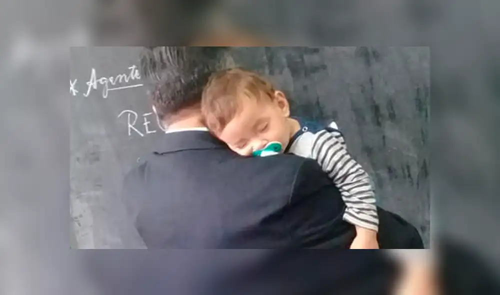 Facebook viral: profesor que dictó clases cargando al bebé de una alumna es admirado en redes [FOTOS]