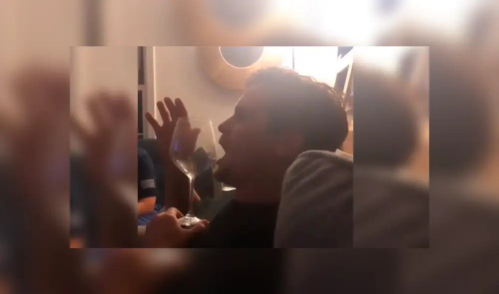 El curioso momento quedó registrado en video y ha sorprendido a miles de usuarios en YouTube.