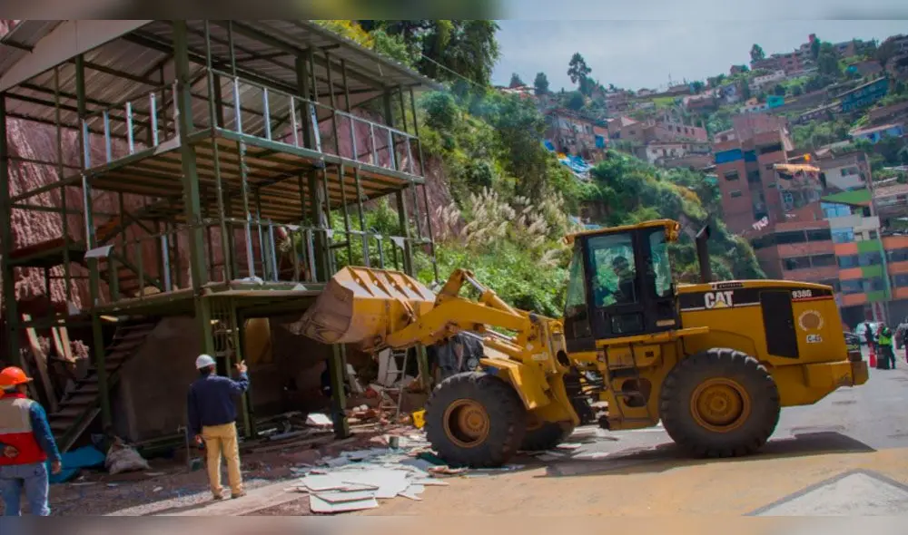 Demolieron infraestructura sin habilitación urbana en Cusco Demolieron infraestructura sin habilitación urbana en Cusco