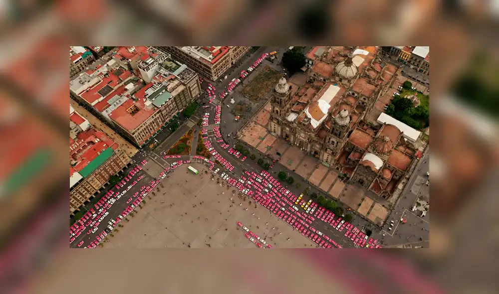 México: Taxistas se crucifican simbólicamente en protesta contra Uber y Cafiby [FOTOS]