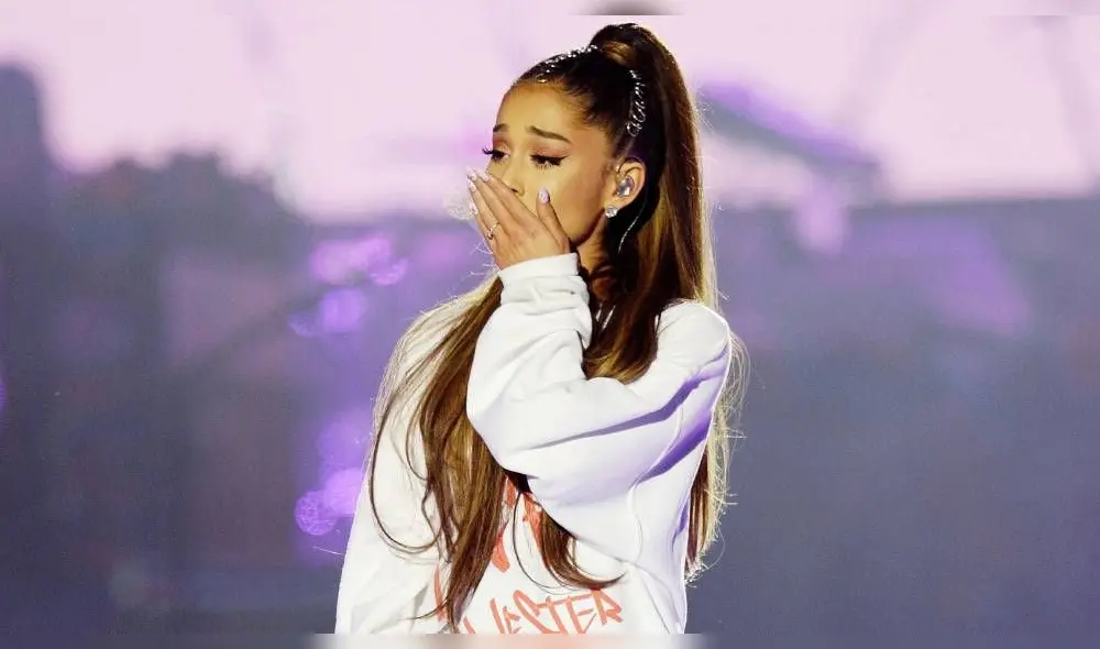 Casi dos semanas después del atentado, la intérprete volvió a la ciudad inglesa para ofrecer un concierto y recaudar fondos para las familias de las víctimas.(Foto: AFP)