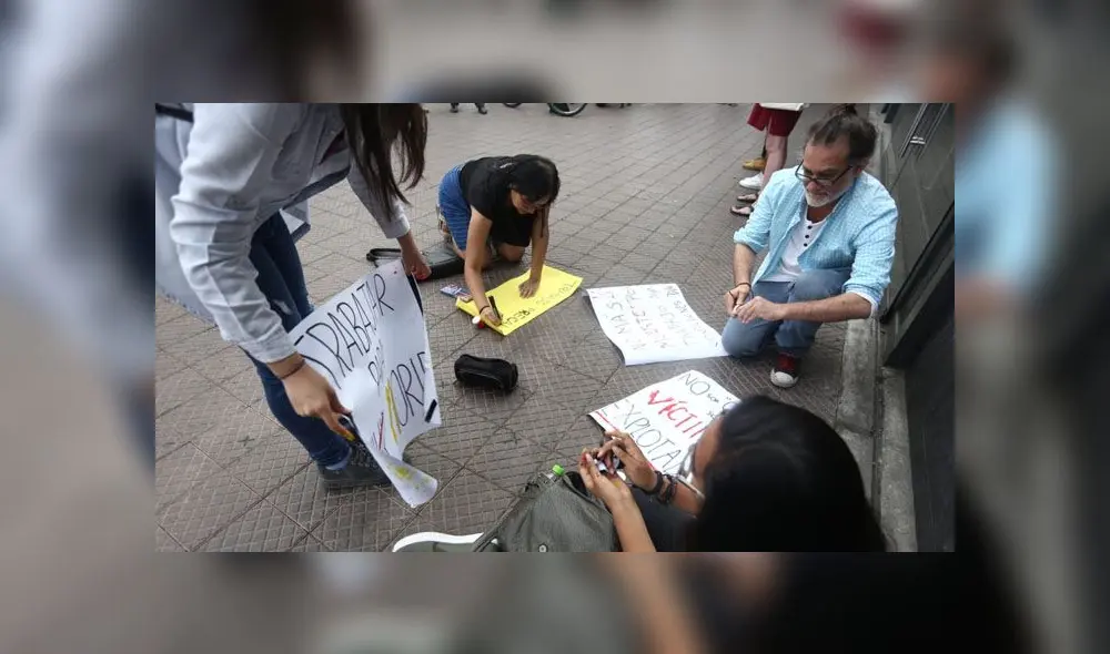 Manifestantes solicitan que empresas ofrezcan las condiciones laborales para sus trabajadores. (Foto: Michael Ramón / La República)