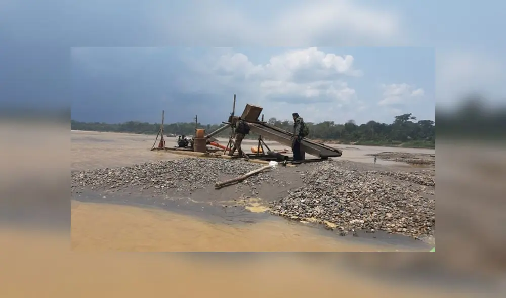 En total se destruyeron seis balsas carrancheras con sus respectivos motores e instrumentos. (Foto: Difusión) En total se destruyeron seis balsas carrancheras con sus respectivos motores e instrumentos. (Foto: Difusión)