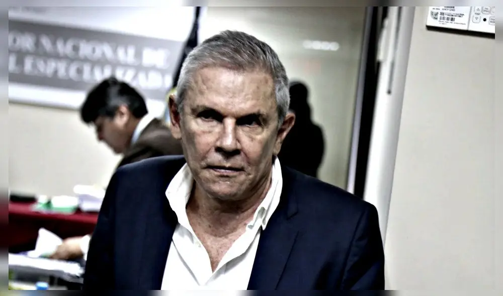 Luis Castañeda señaló que le dicen "mudo" porque no hace tanta "fanfa". "Yo lo que hago es el trabajo, cosas que mejoren al ciudadano", dijo. Foto: Mauricio Malca/ La República.