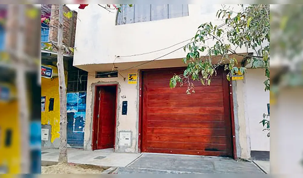 Daños. El portón resultó quemado y un vehículo dañado. Daños. El portón resultó quemado y un vehículo dañado.