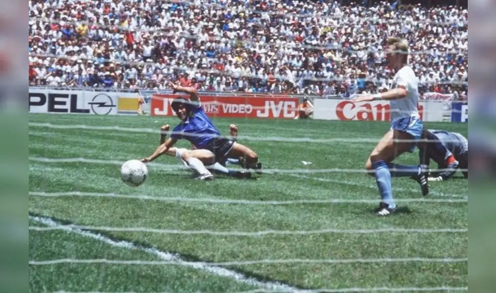 El 'Pelusa' anotó el mejor gol en la historia de los Mundiales frente a Inglaterra en México 1986. Foto: AFP