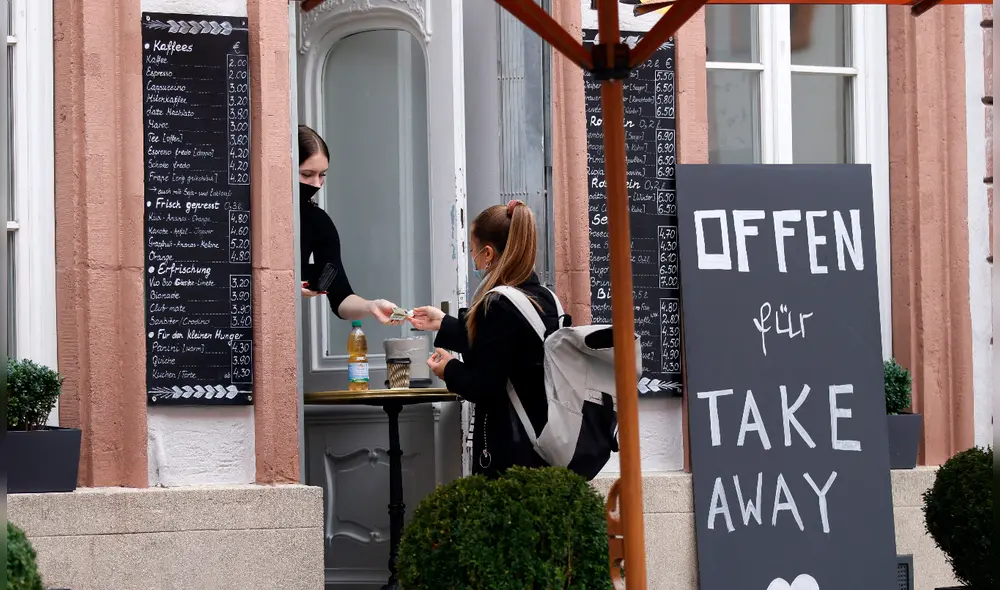 Ante la gran cifra de contagios, el Gobierno ordenó el cierre de los negocios. Foto: RONALD WITTEK/EFE. Ante la gran cifra de contagios, el Gobierno ordenó el cierre de los negocios. Foto: RONALD WITTEK/EFE.