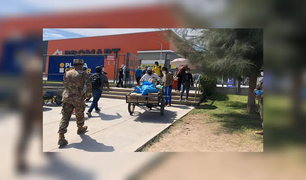 Transportan no solo víveres sino también equipos electrónicos.