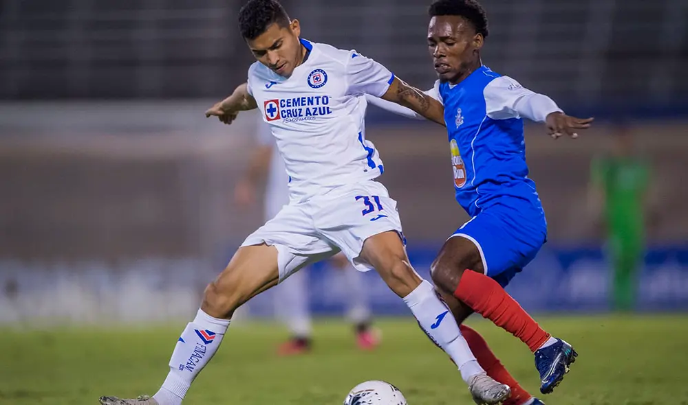 Cruz Azul perdía 1-0 hasta después del minuto 90', pero logró una remontada increíble en menos de cinco minutos. Foto: TUDN.